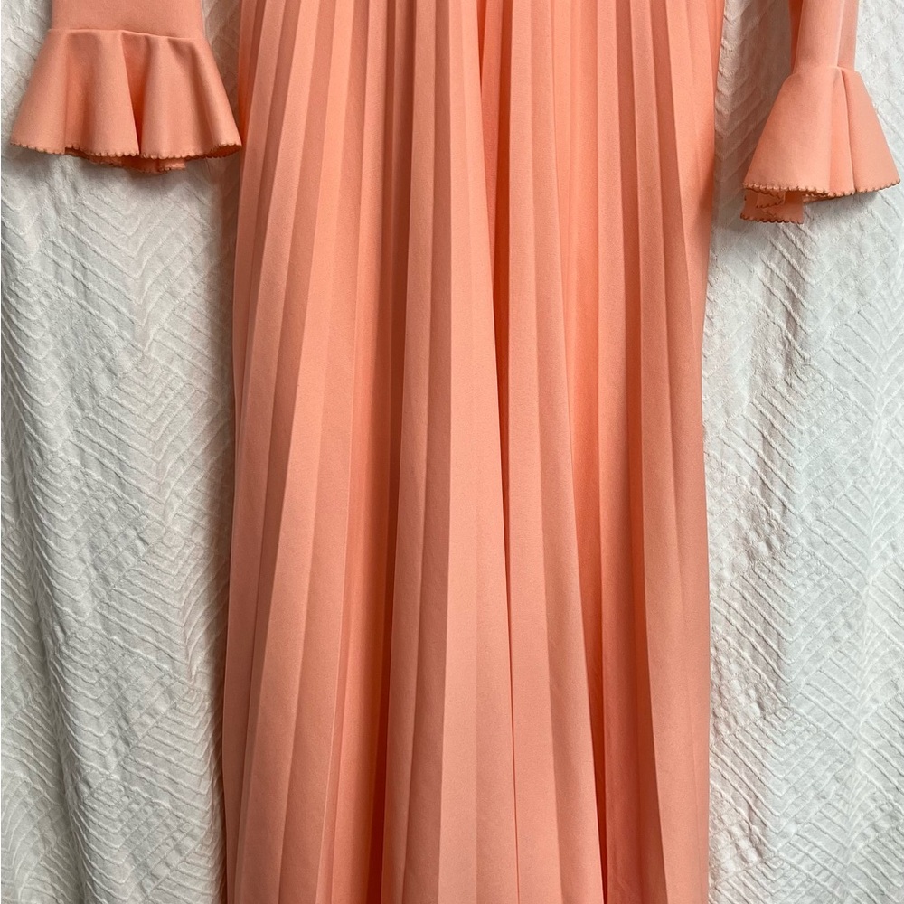 Elegant Vintage Peach Dress with Ruffle Sleeves - Picture 3 of 8